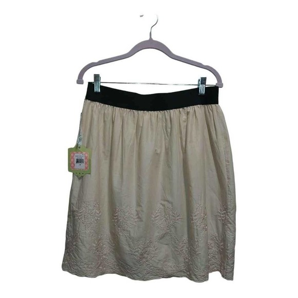 NWT Adorable skirt by DownEast.  Size Medium - Picture 2 of 3